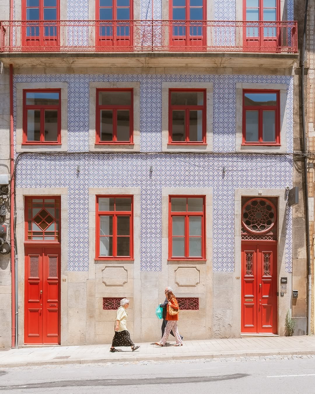 Photo by pilsung on September 25, 2025. May be an image of one or more people, buildings, window, door and text.