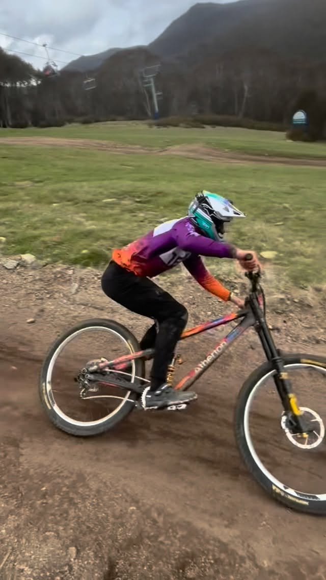 pinkbike 게시물 이미지: Flatout Friday 🫣
@zacbradley555 absolutely...