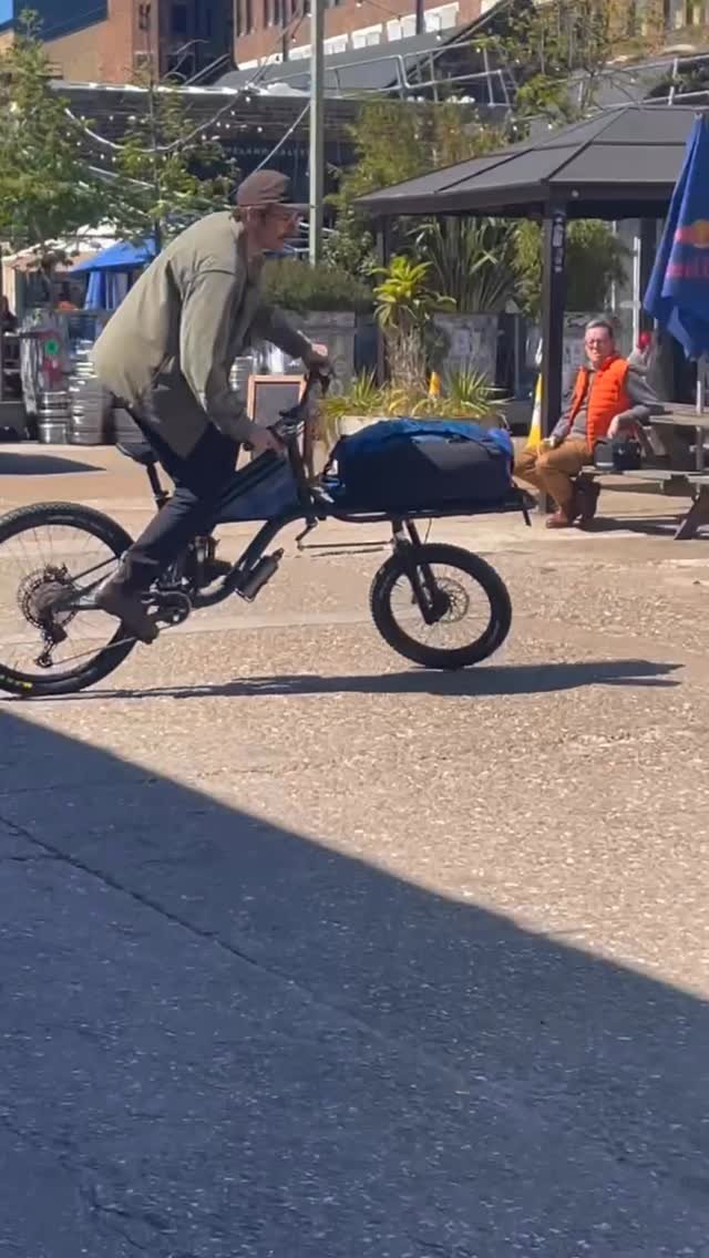 pinkbike 게시물 이미지: Adventure cargo… Cargo enduro? 👀
Adventure...