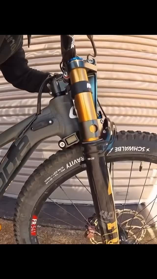 pinkbike 게시물 이미지: Shocking 😮 
@suspensionsmith who has designed...