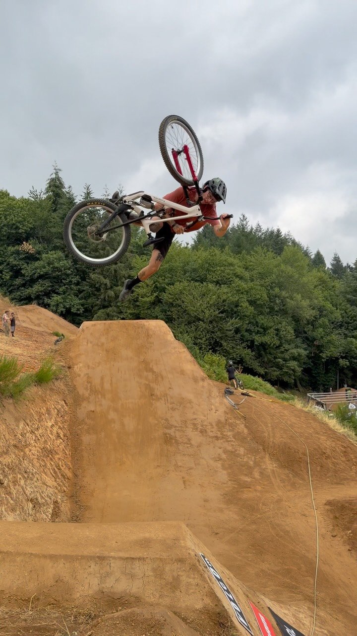 pinkbike 게시물 이미지: This hip from @paulcouderc @backyardbattle_mtb...