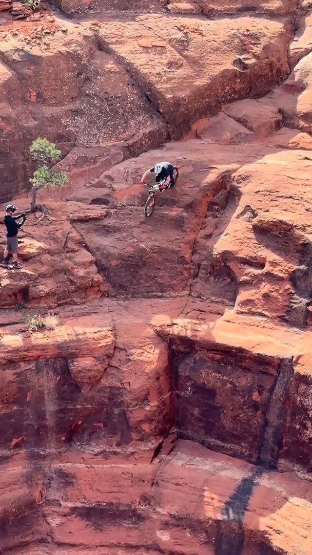 pinkbike 게시물 이미지: Quick stop in 📍Sedona. Stoked on this line....