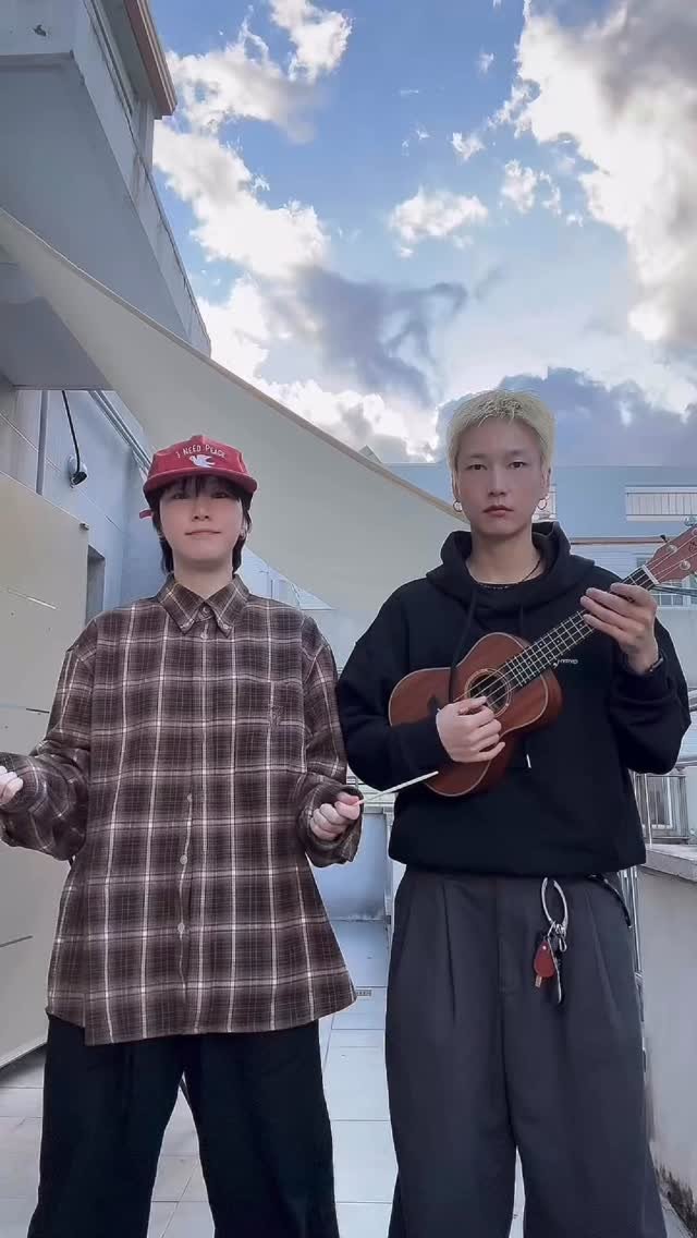 pisxseo 게시물 이미지: 쨔잔-⭐️

#예약오픈쇼
#피위스튜디오 #홍대사진관 #연남동사진관
#증명사진 #여권사진 #세미프로필