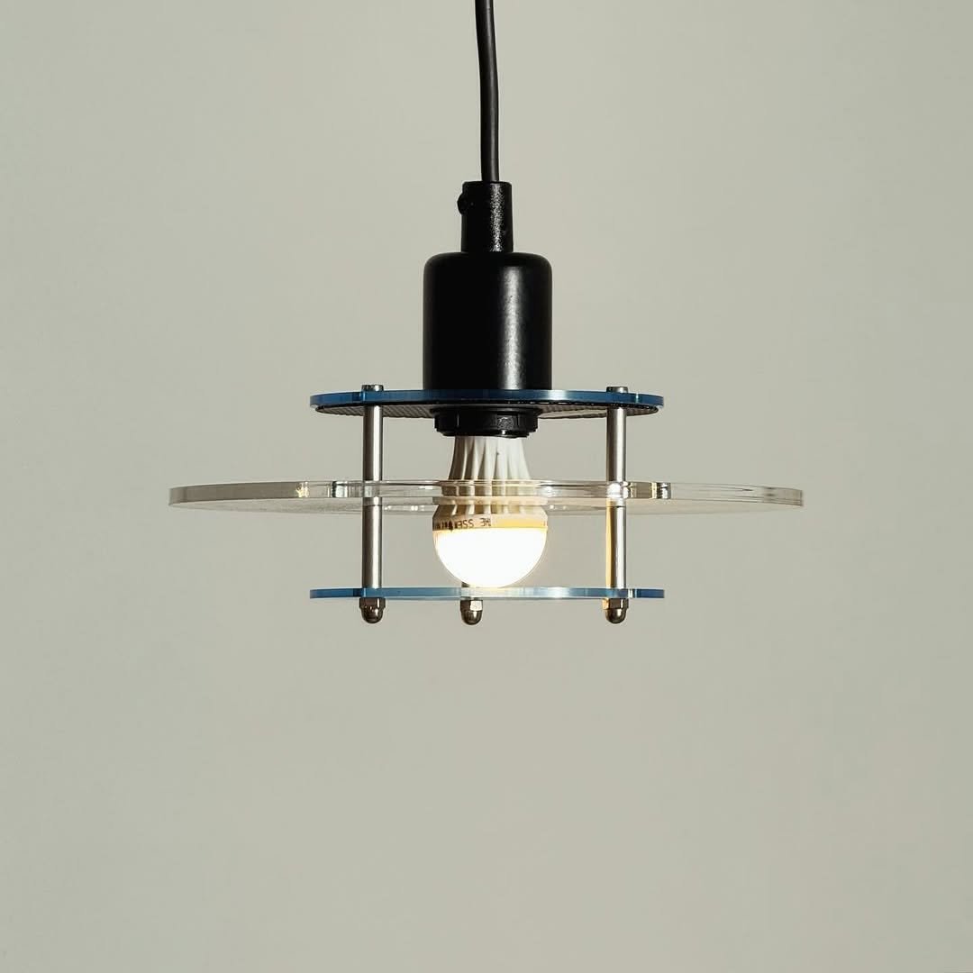 Photo by 프라네테스 | 빈티지조명.빈티지소품.합정동쇼룸 on April 29, 2025. May be an image of lighting, lamp, lightbulb, chandelier and text.