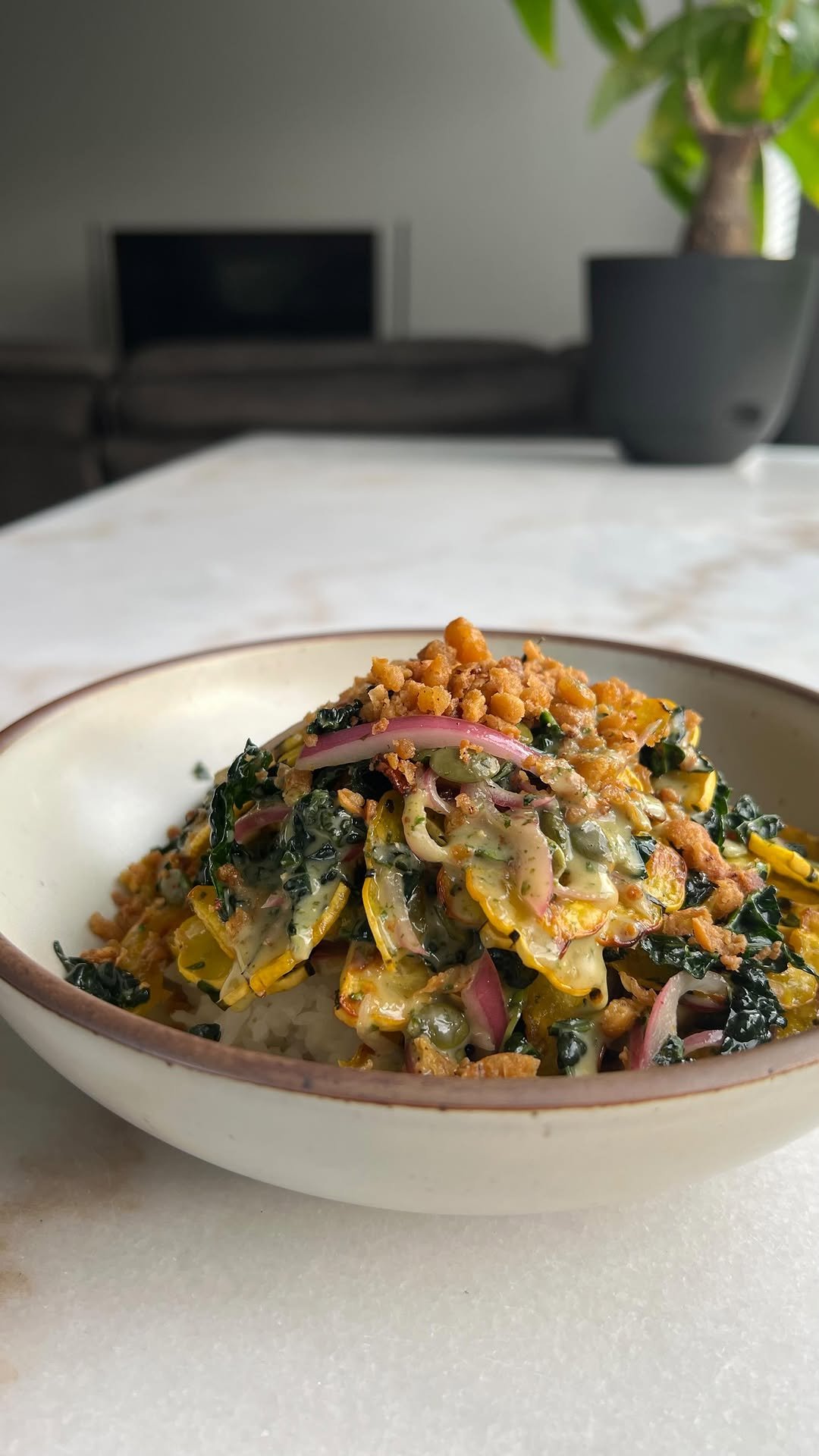 plantbasedrd 게시물 이미지: 🍋 Caramelized Lemon Shredded Squash and Kale...