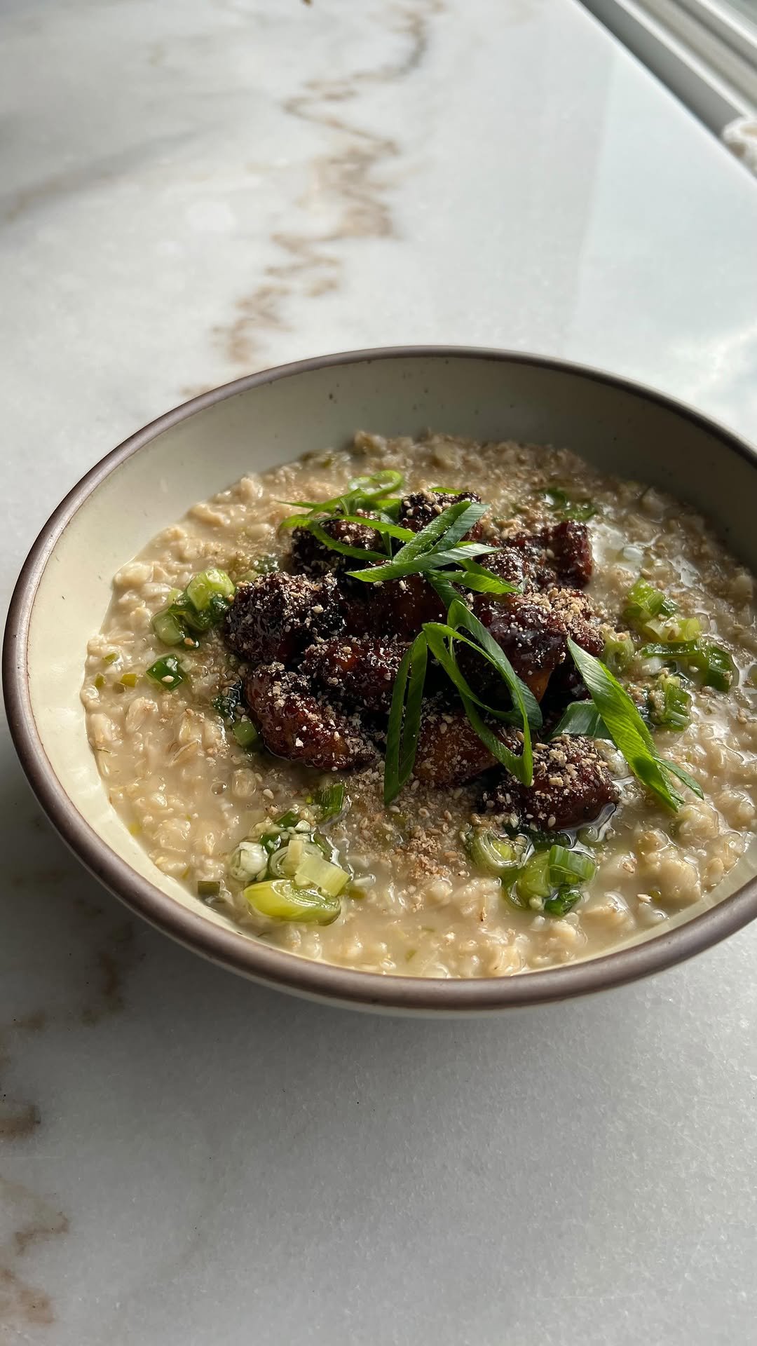 plantbasedrd 게시물 이미지: 🫚 Savory Ginger Scallion Oats with Brown Sugar...