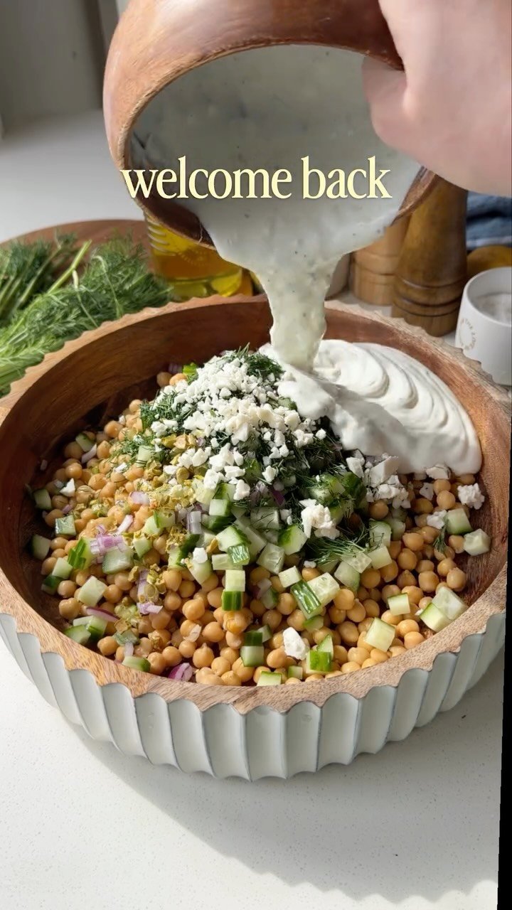 plantyou 게시물 이미지: chickpea tzatziki salad now at PlantYou dot...