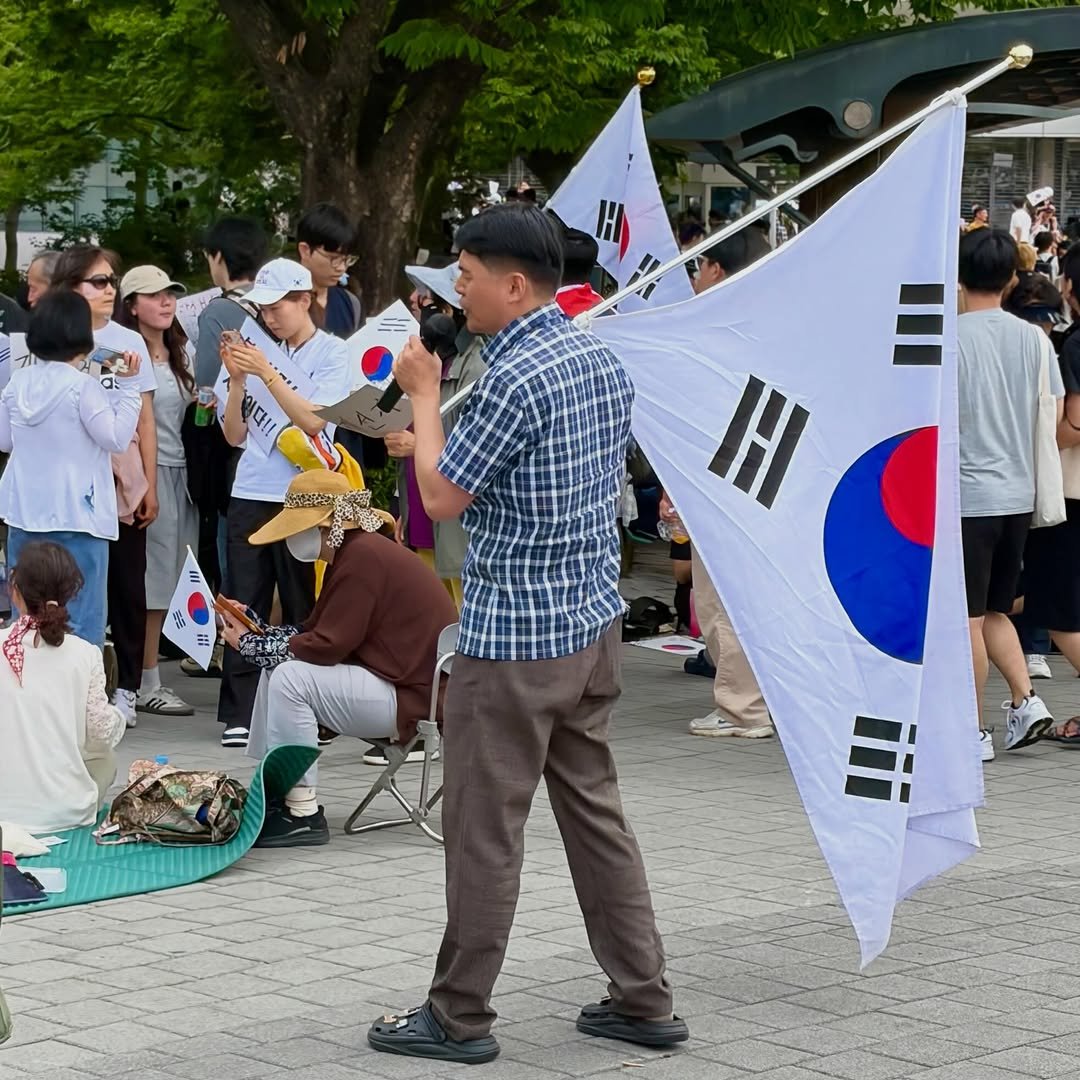 plmn0108 게시물 이미지: 우리는 더 이상 속지 않습니다

1) 눈치 보지 마세요.
본인 소신껏...