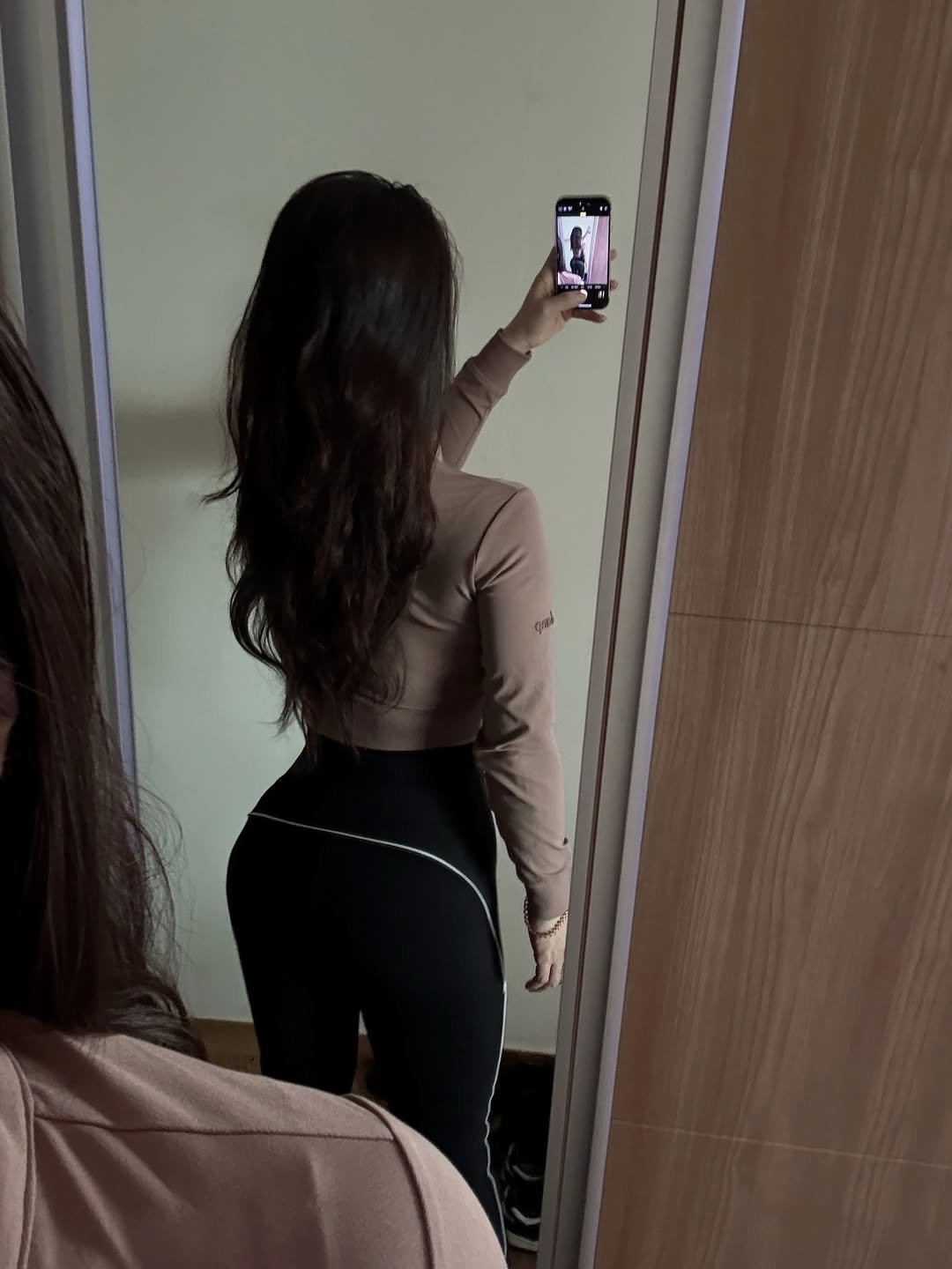 pocari_su_weight 게시물 이미지: 유교걸의 하체데이🍀 레깅스 입기 2번째 도전 🥺