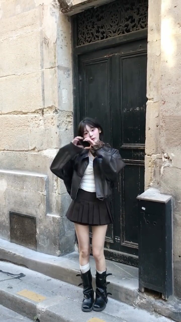 poe_mini 게시물 이미지: 🇫🇷 Paris minipoe 🍅🐻

#paris #파리여행 #여행룩