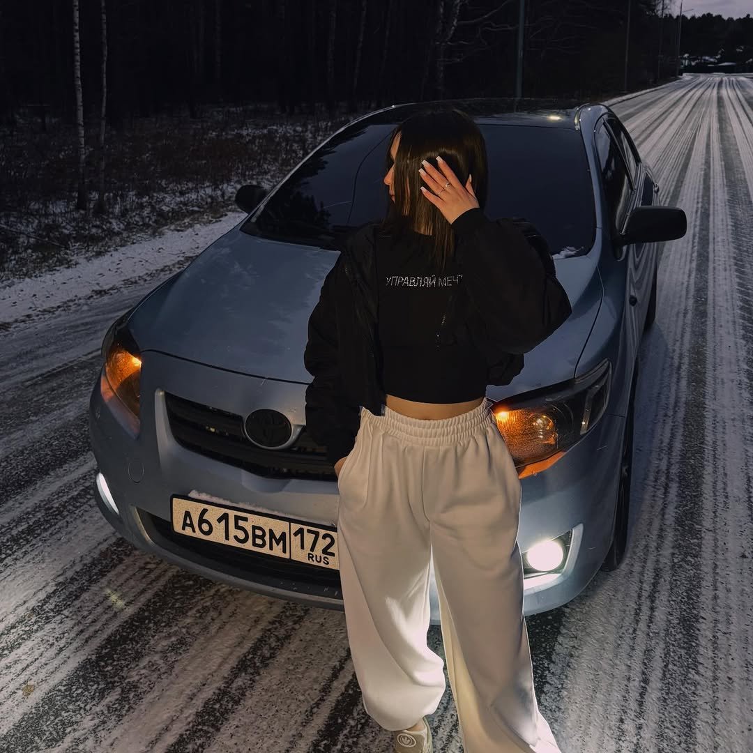 Photo shared by ПОЛИК on December 04, 2025 tagging @avto.lady.dv. May be an image of car, wheel, sweatpants, road, snow and text.