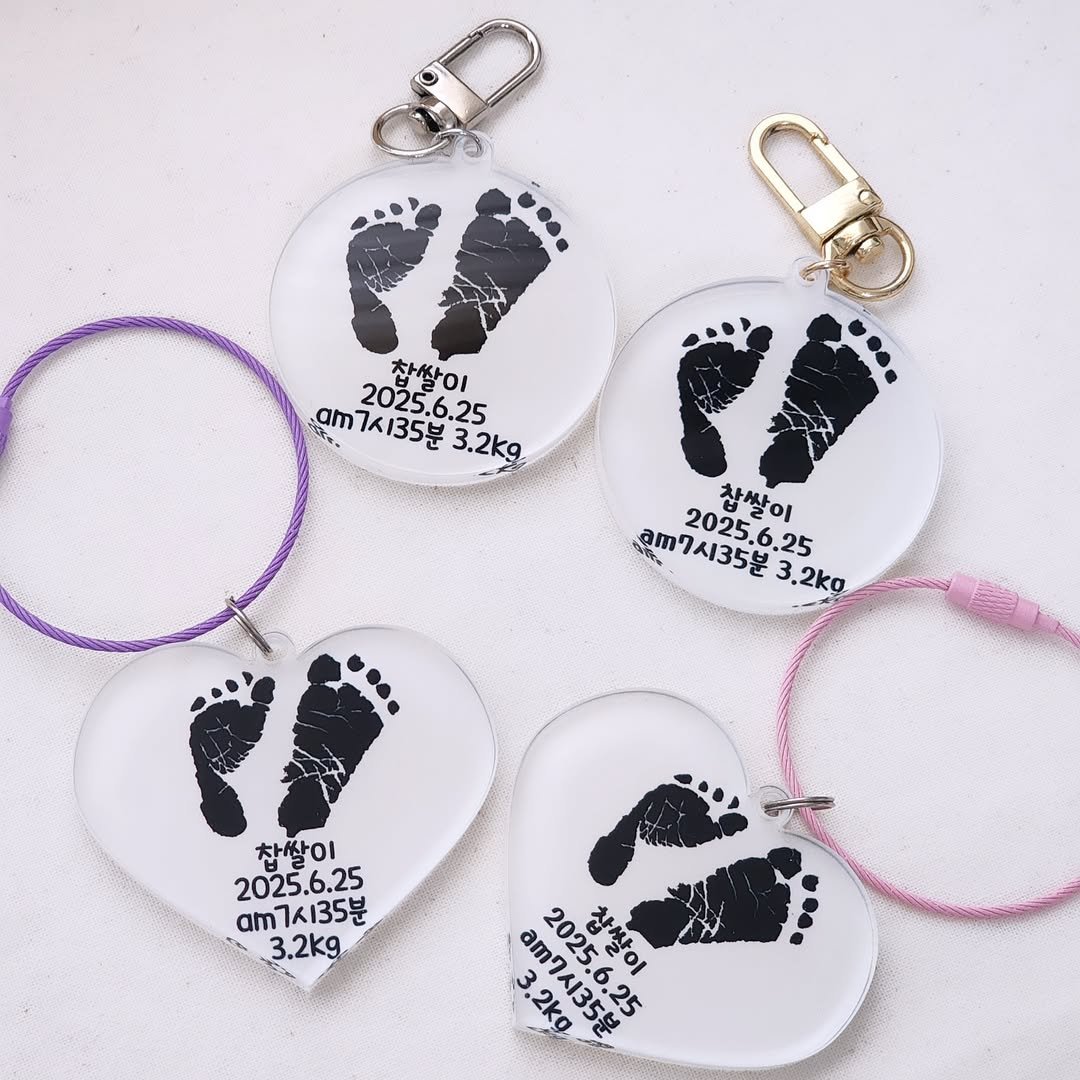 Photo by 퐁실퐁실 선물가게 | 주문제작선물/포토인형 on July 18, 2025.