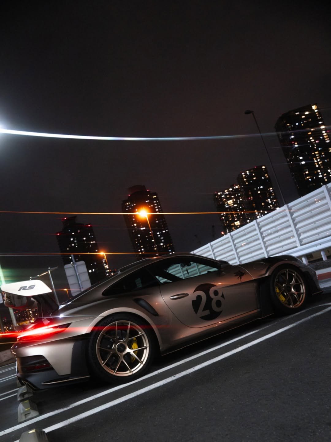 porsche 게시물 이미지: The glow never fades in Tokyo.

Tokyo’s...
