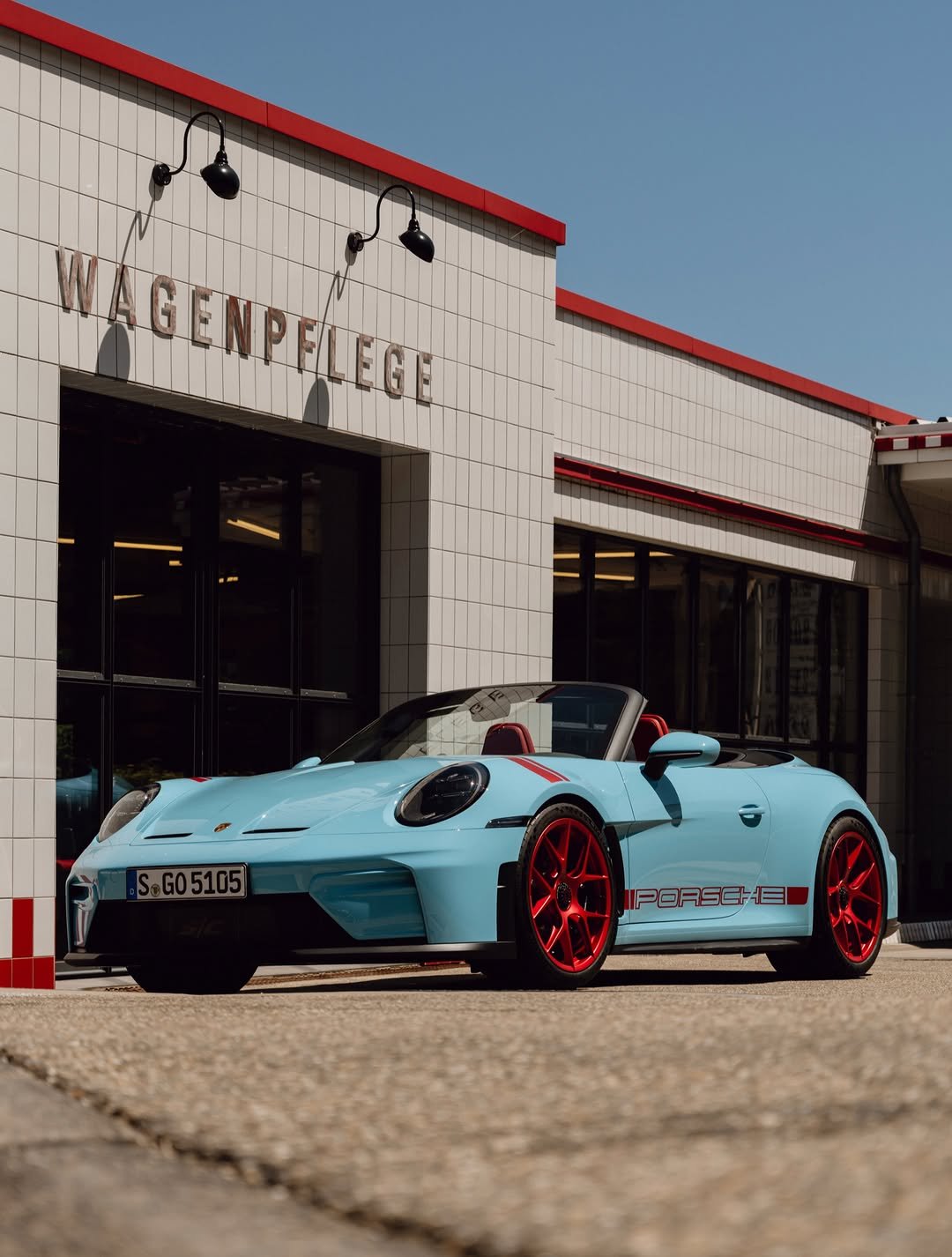 porsche 게시물 이미지: This one came out of the blue. 🩵

The roads...