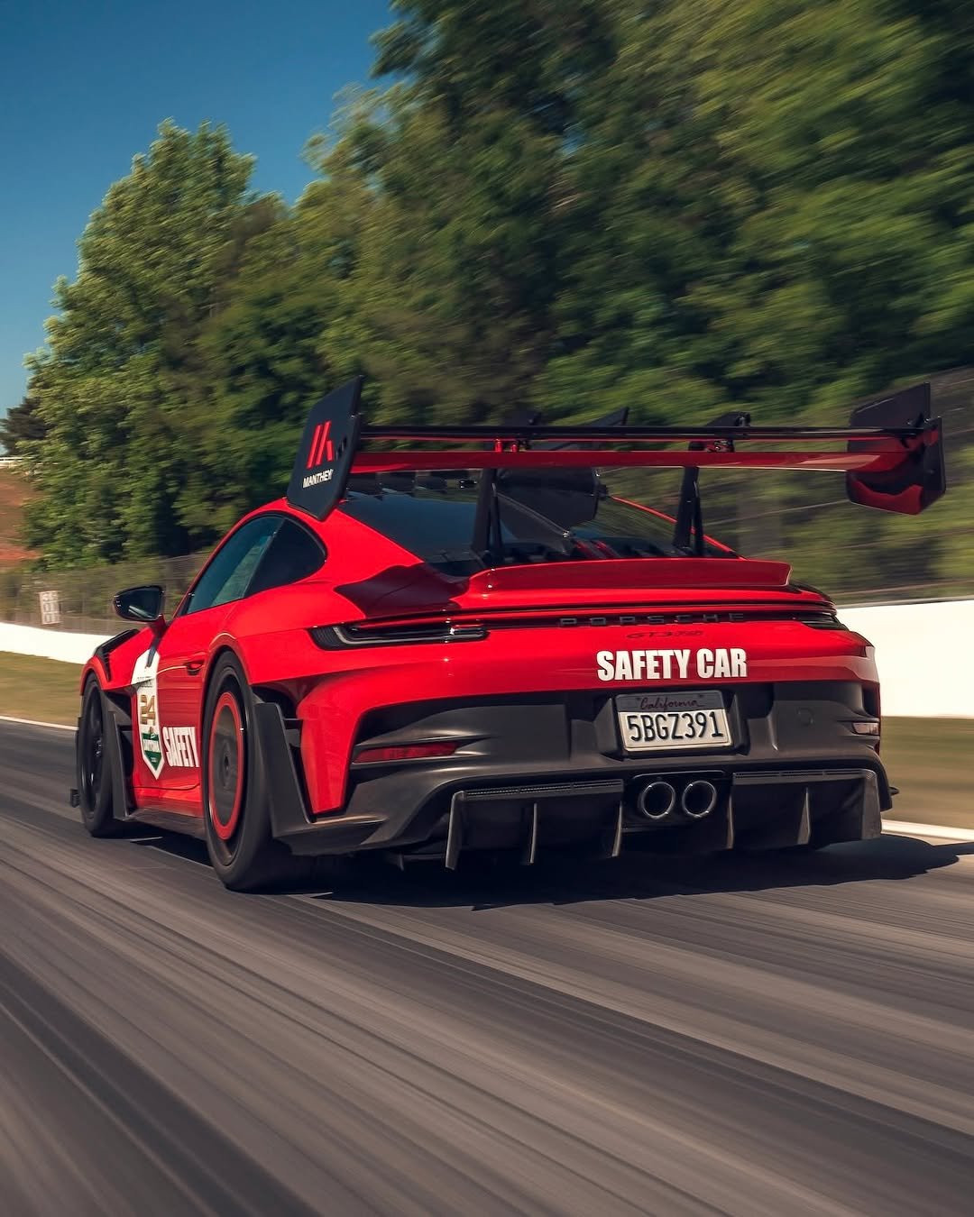 porsche_newsroom 게시물 이미지: Demonstrating the on-track advantage of having...