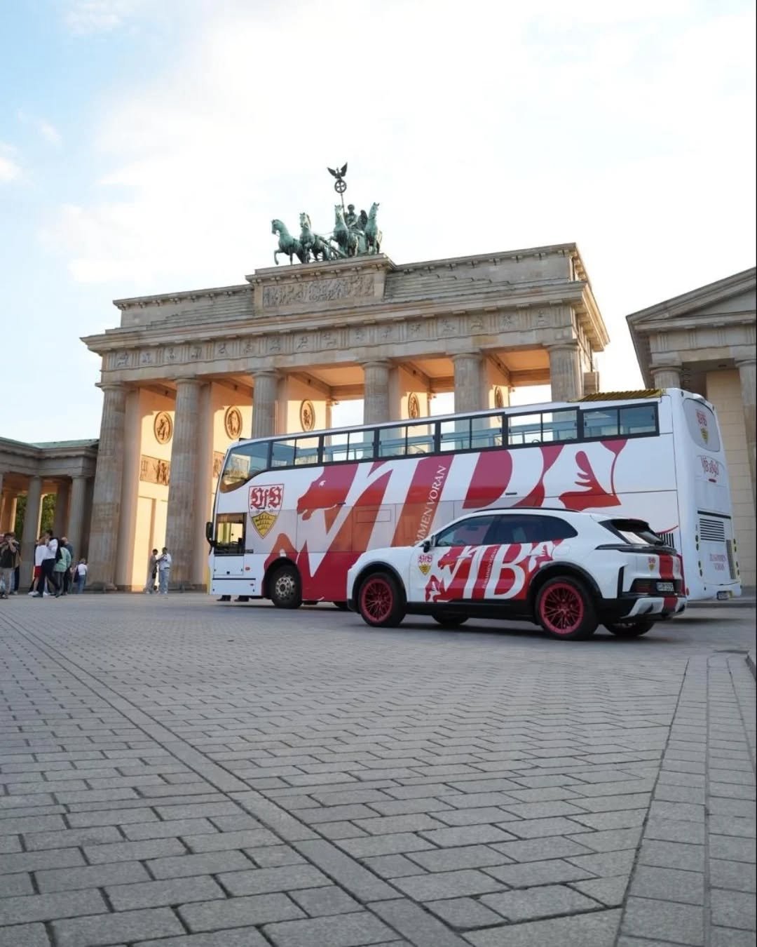porsche_newsroom 게시물 이미지: Destiny awaits in Berlin: wishing VfB...