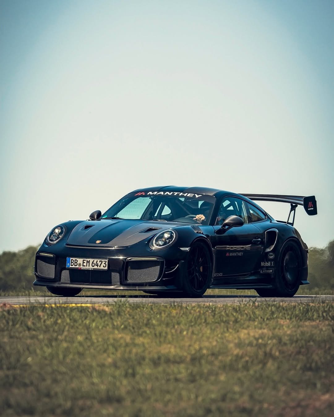 porsche_newsroom 게시물 이미지: An example of the 991.2-generation 911 GT2 RS...