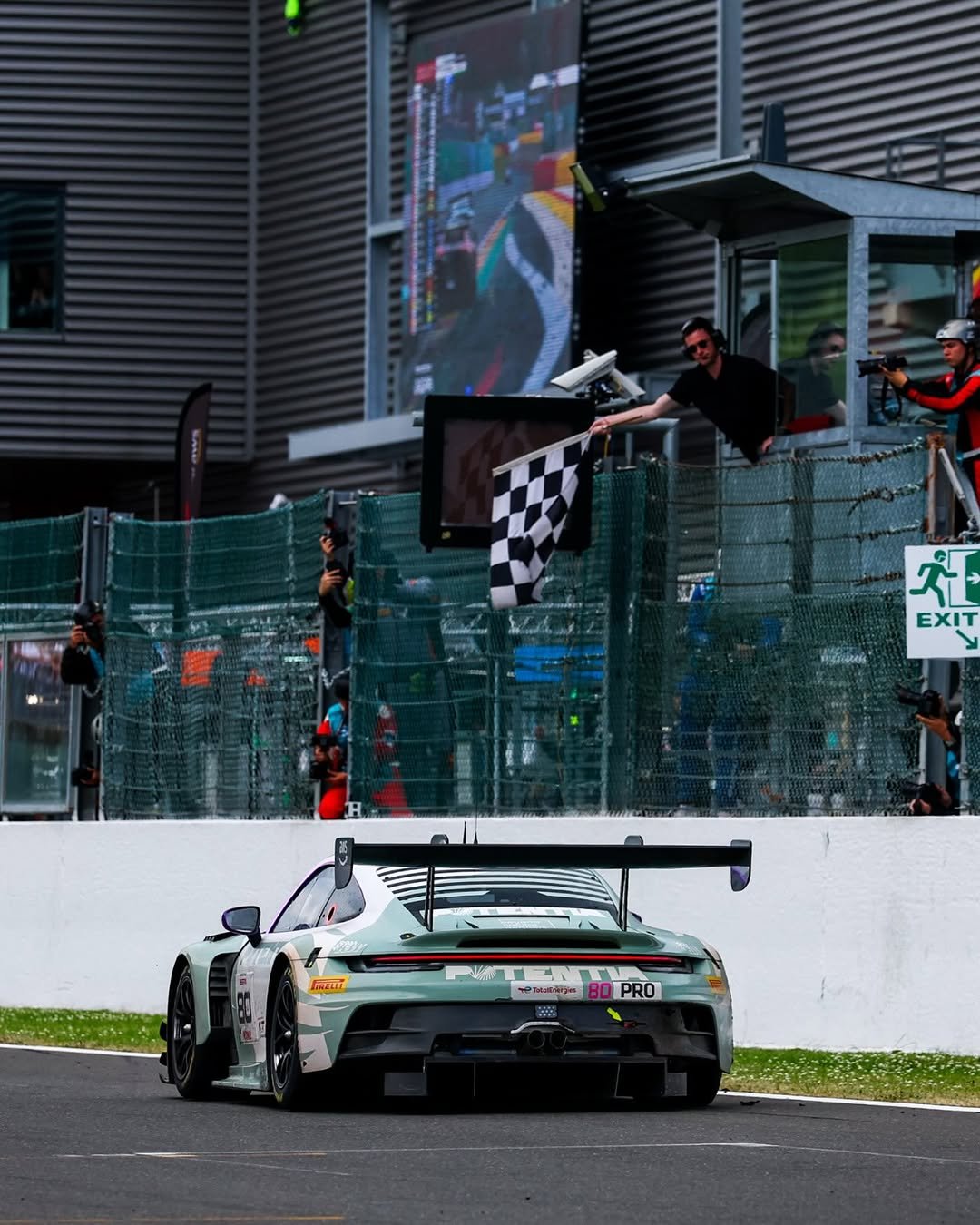 porsche_newsroom 게시물 이미지: From winning together back to racing each...