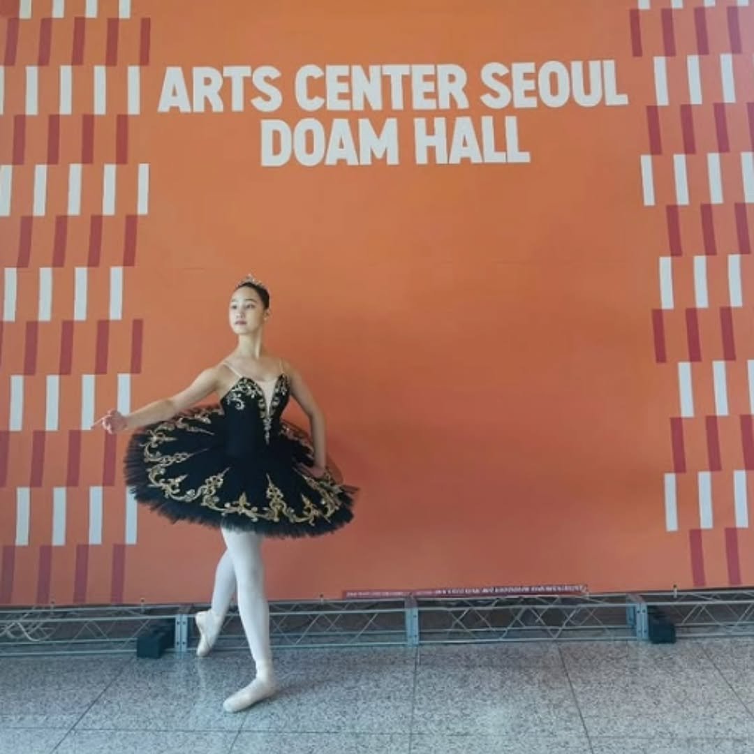 Photo by AI 겸임교수 이종범 on April 19, 2026. May be an image of dancing and text that says 'IIII ARTS CENTER SEOUL DOAM HALL'.