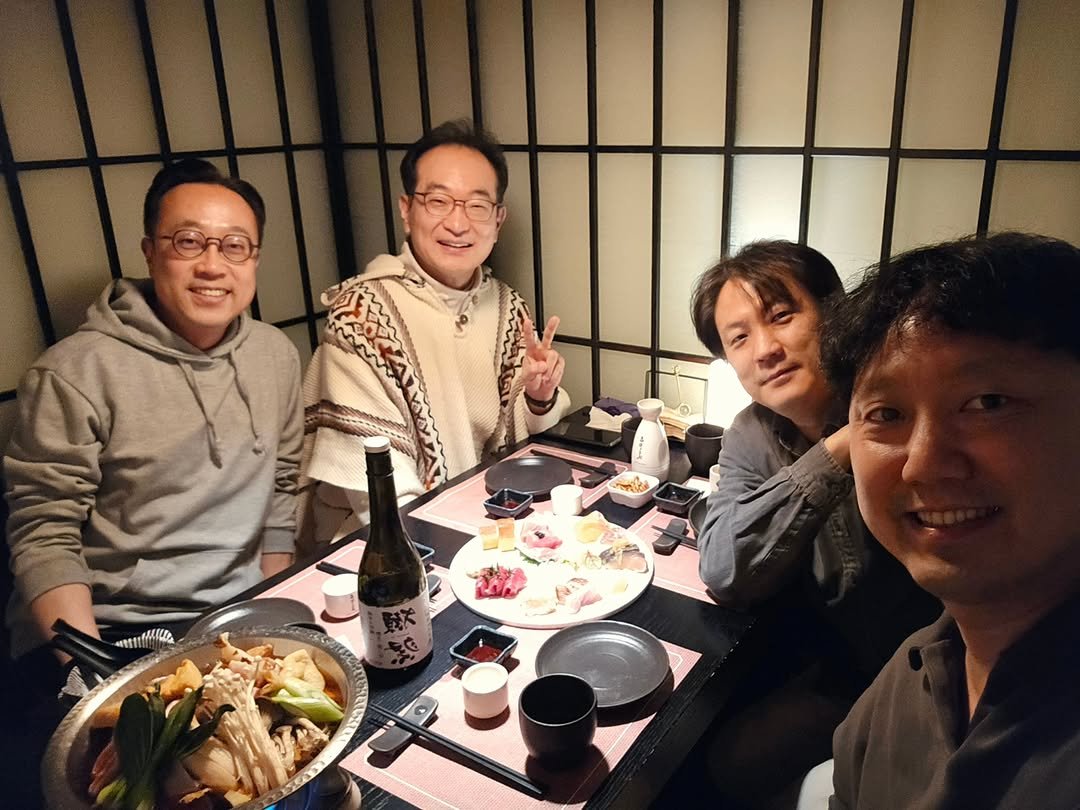 Photo by AI 겸임교수 이종범 on February 16, 2026. May be an image of one or more people, sushi, hot pot and text.