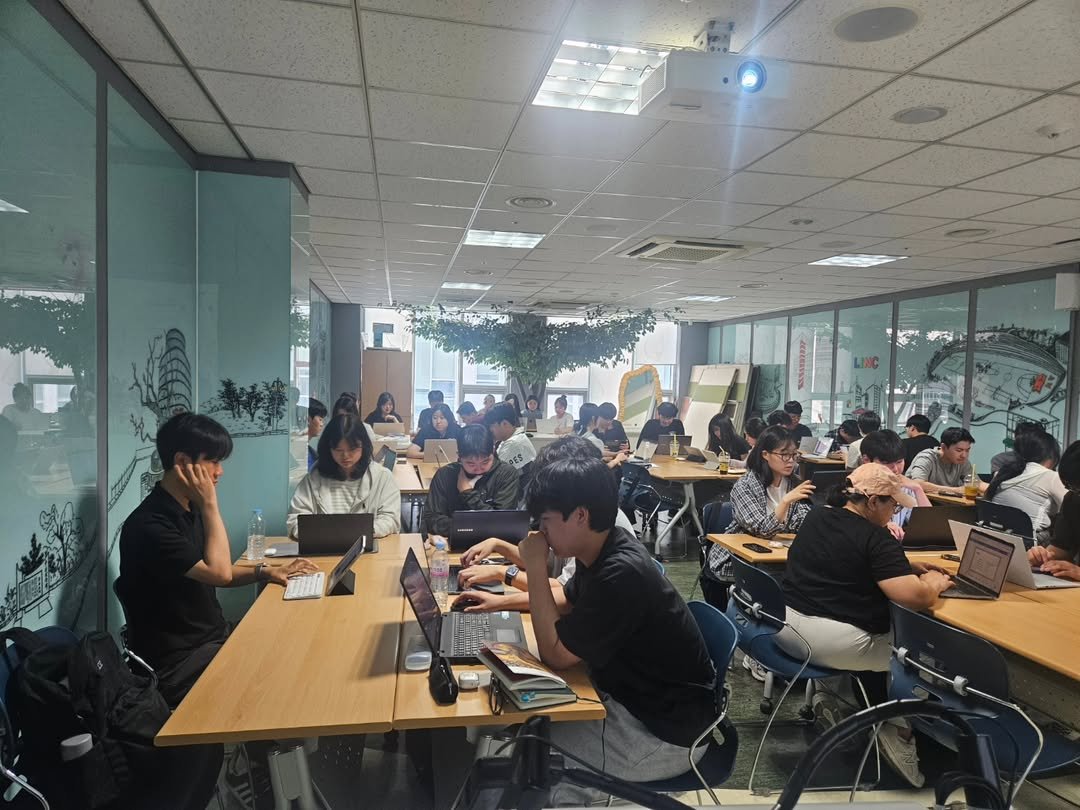 Photo by AI 겸임교수 이종범 on June 20, 2025. May be an image of 8 people, people studying, table, bureau, office and text.
