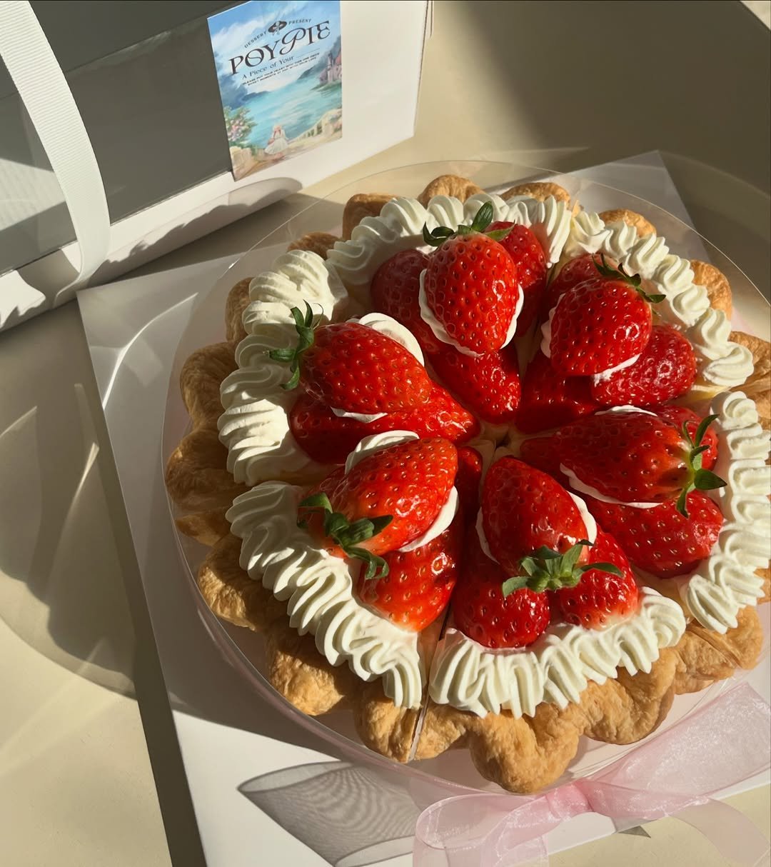 Photo by 동탄카페 POYPIE_포이파이 | 동탄디저트 동탄쿠키 동탄케이크 in 동탄호수공원 with @poy_pie_shop. May be an image of strawberry, cake, cheesecake, tart, pie and text that says 'POYPIE POY POYPIE ФΙε PIE P PUSTES বদাদে በረጠበጣፅ'.