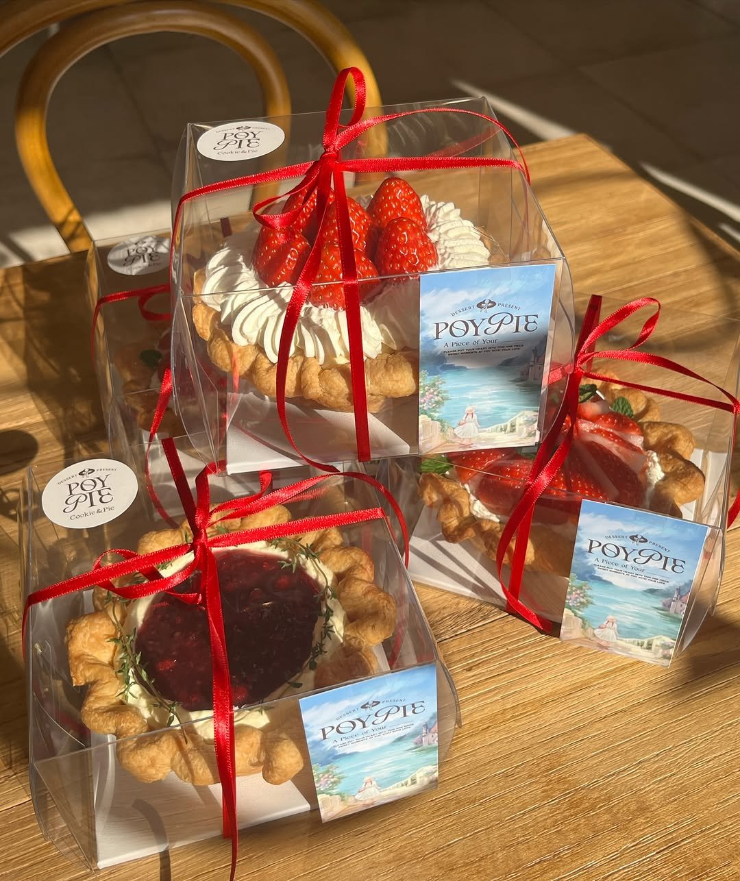 Photo by 동탄카페 POYPIE_포이파이 | 동탄답례품 동탄쿠키 동탄케이크 in 동탄신도시 with @poy_pie_shop. May be an image of babka, crumbcake, hamper, brownie and text.