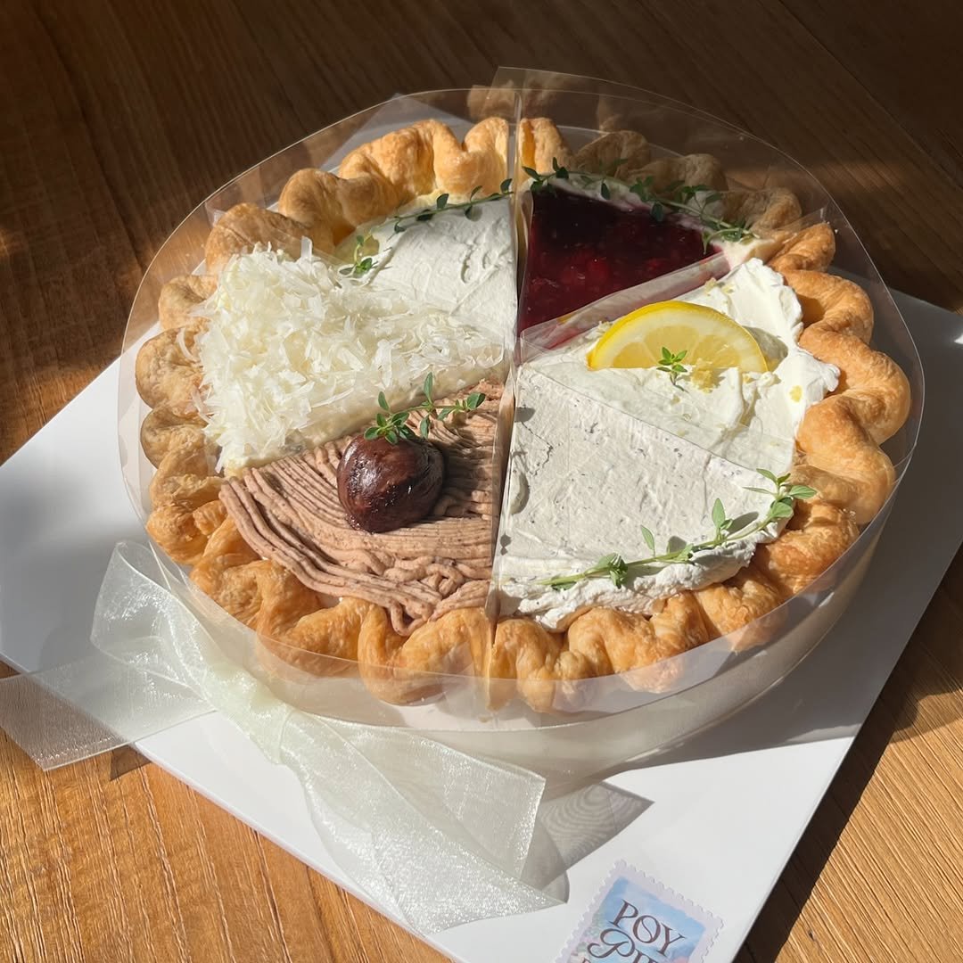Photo by 동탄카페 POYPIE_포이파이 | 동탄답례품 동탄쿠키 동탄케이크 in 동탄신도시 with @poy_pie_shop. May be an image of chiffon cake, tart, pie, cheesecake and text that says 'Sor'.