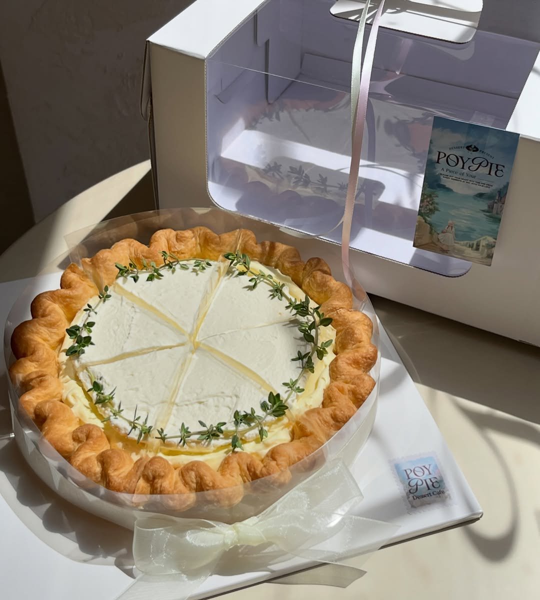 poy_pie_shop 게시물 이미지: 10시 30분 OPEN💫

〰️파이 라인업〰️

•나나크림파이🍌
•복숭아 와르르...