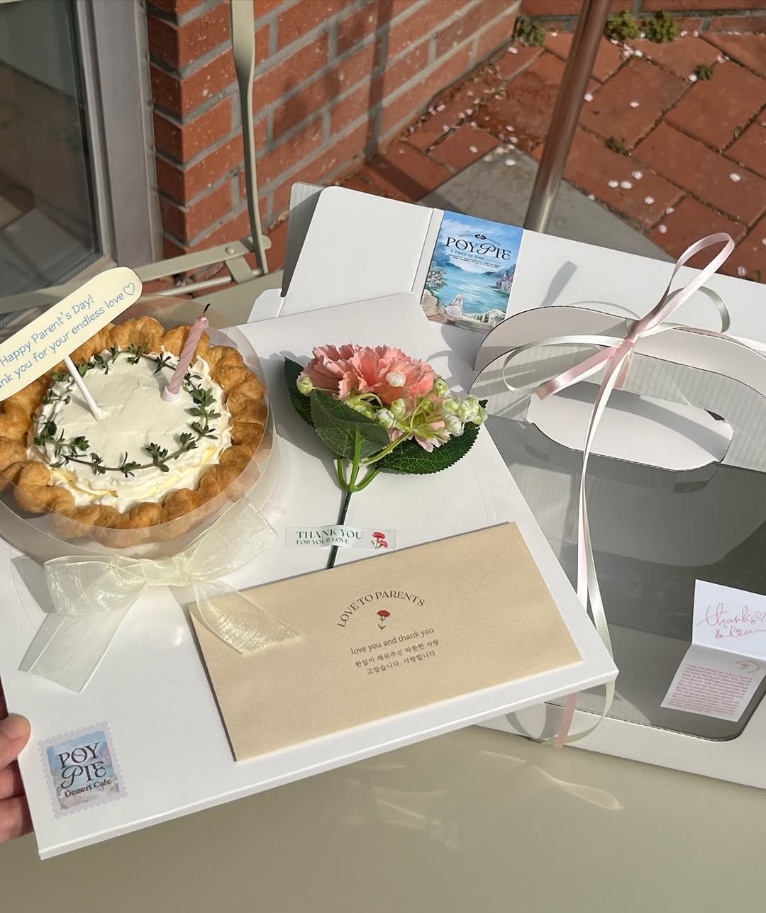 Photo by 동탄카페 POYPIE_포이파이 | 동탄디저트 동탄쿠키 동탄케이크 in 동탄신도시 with @poy_pie_shop. May be an image of cake, tart, pie, cheesecake, hamper, prairie gentian and text that says 'W M W " W N'.