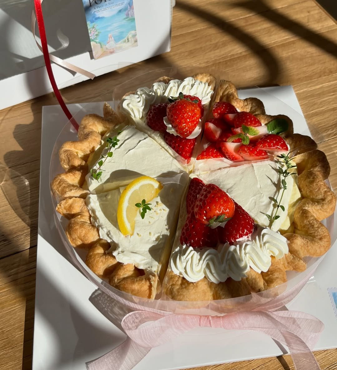 Photo by 동탄카페 POYPIE_포이파이 | 동탄디저트 동탄쿠키 동탄케이크 in 동탄호수공원 with @poy_pie_shop. May be an image of strawberry, chiffon cake, tart, pie, cheesecake and text.