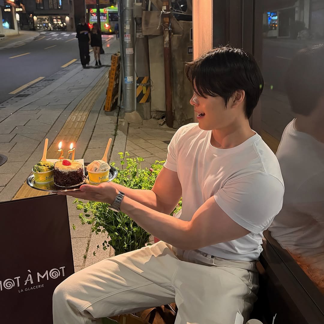 pps2____j 게시물 이미지: 생일 축하해준 분들 다들 너무 감사해요!🥳🎉
Thx for celebrating...