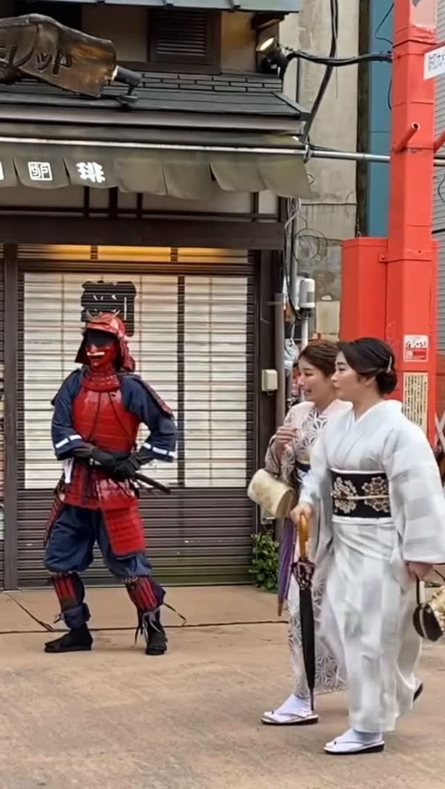 prankjapan 게시물 이미지: She Thought It Was Fake… Then the Samurai...