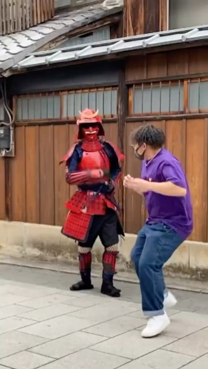 prankjapan 게시물 이미지: Nobody Expected the Samurai to Move… 👹
#prank...