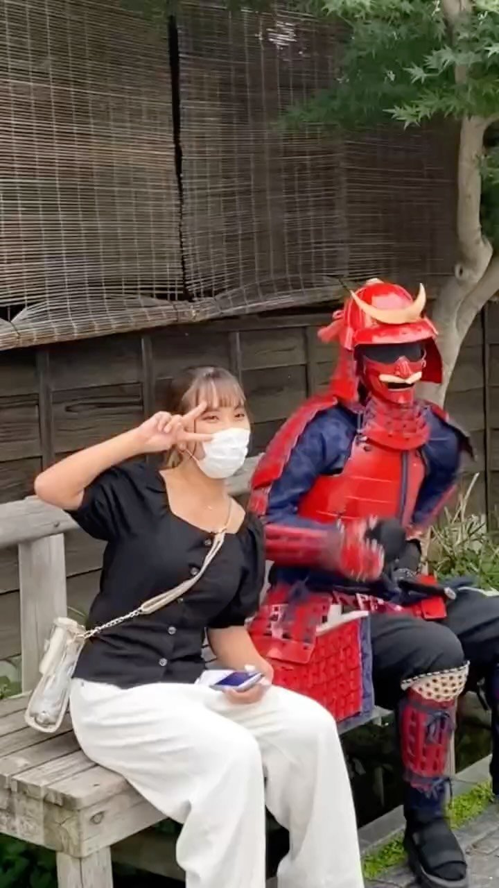 prankjapan 게시물 이미지: Samurai Moves… She PANICS! 😱#prank #Japan #shorts