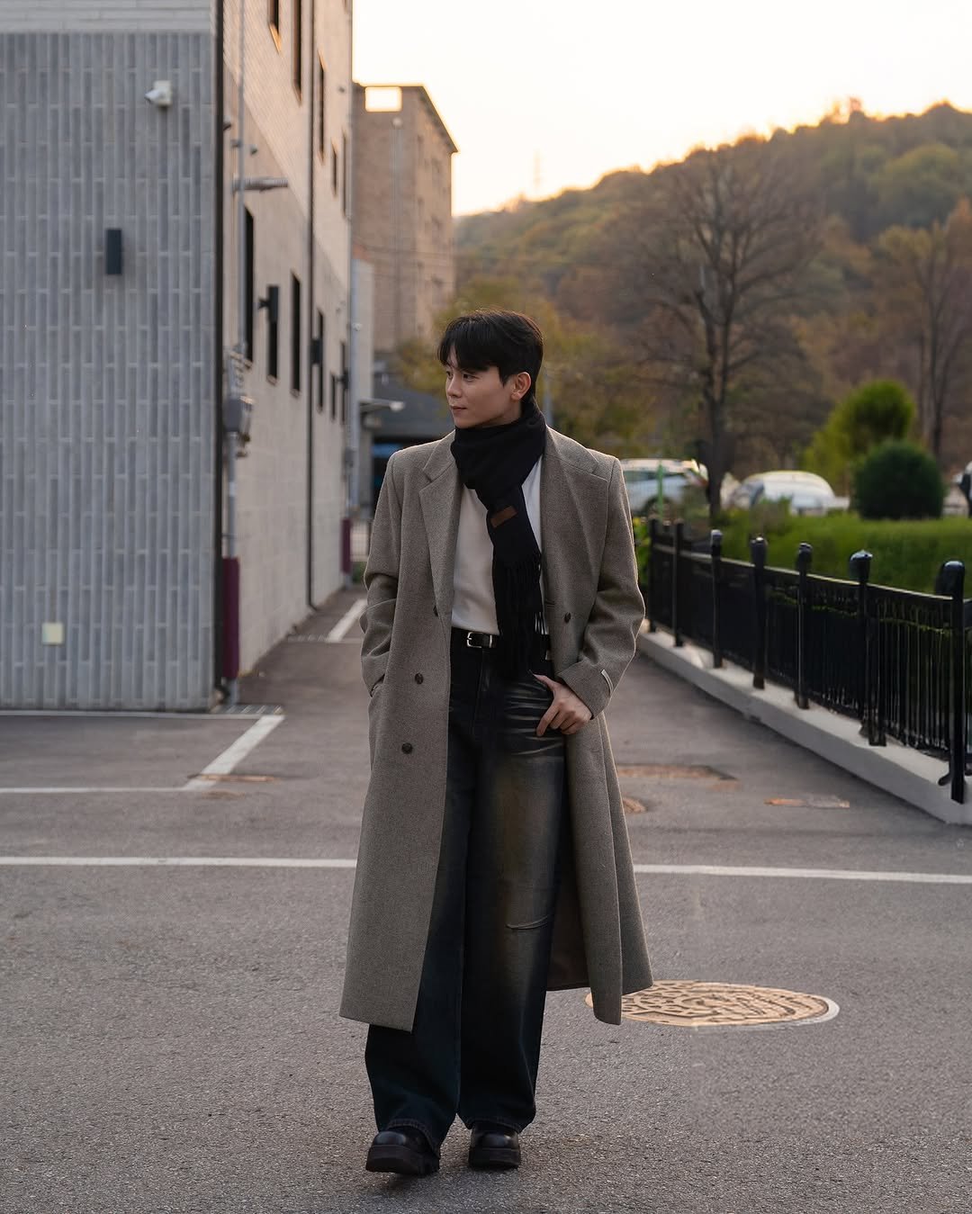 Photo by 데이트룩 ｜프레젠틀 on November 19, 2025.