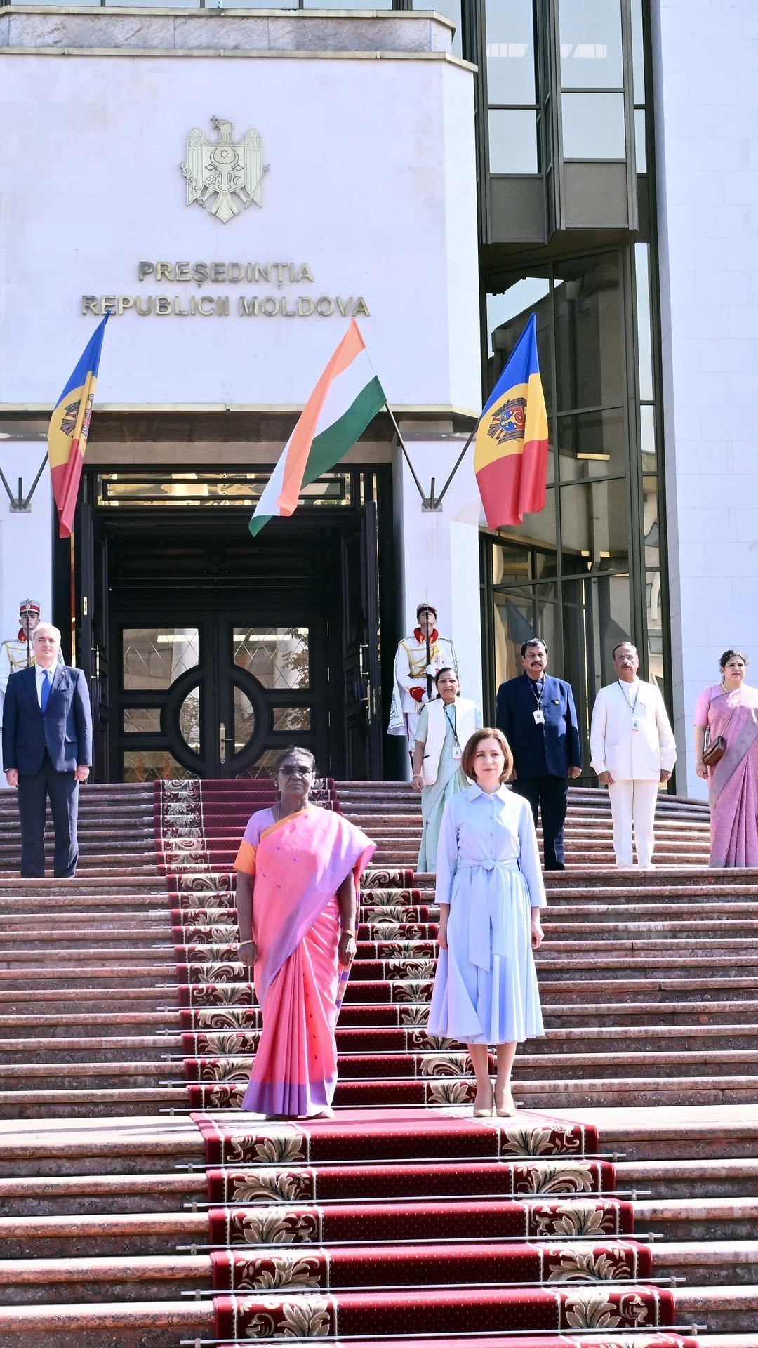 presidentofindia 게시물 이미지: President Droupadi Murmu was warmly received...