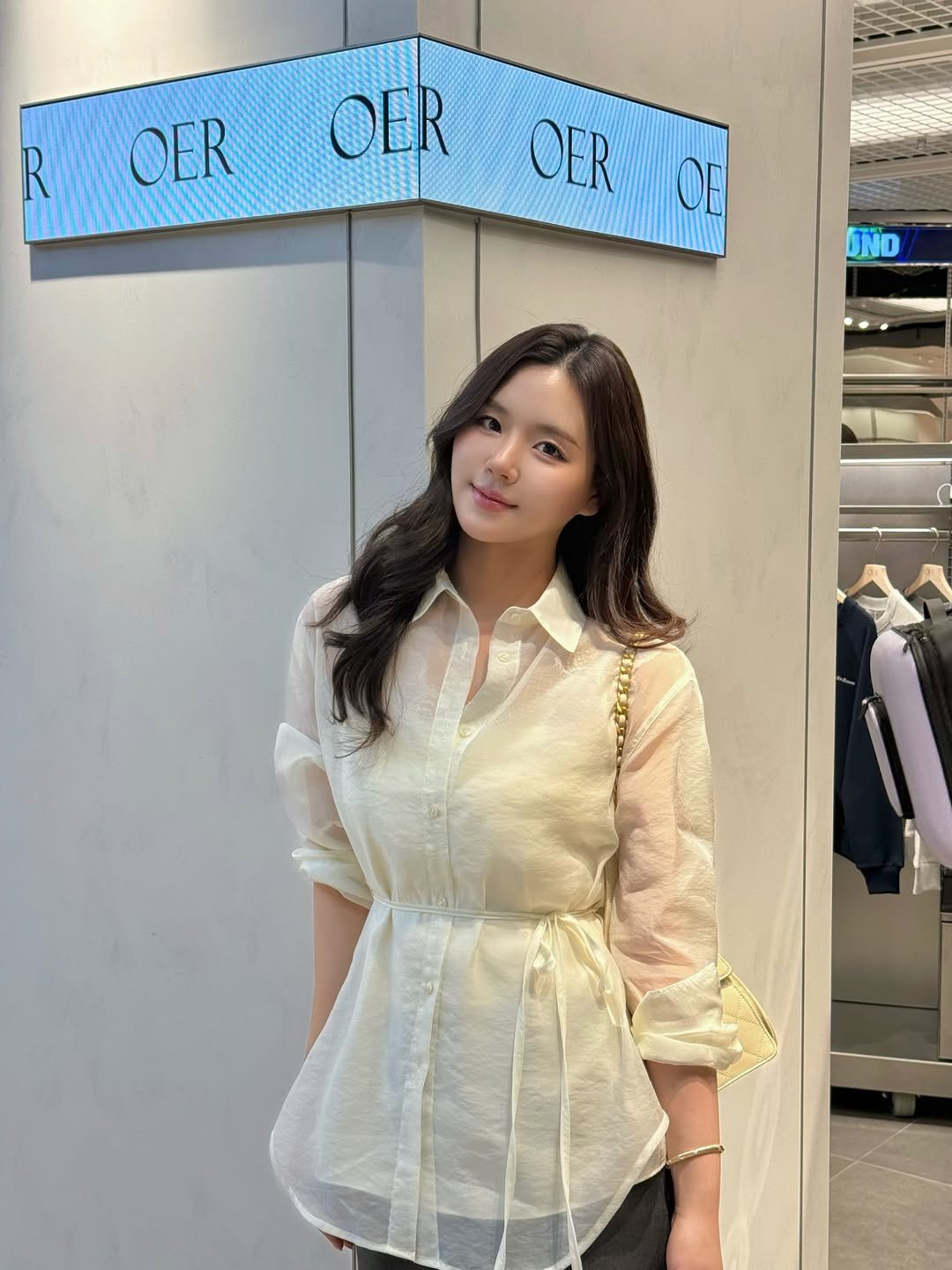 prettysw_ 게시물 이미지: 애정하는 브랜드 @oer__official  팝업소식에 달려왔어요🤍
오늘 착장도...