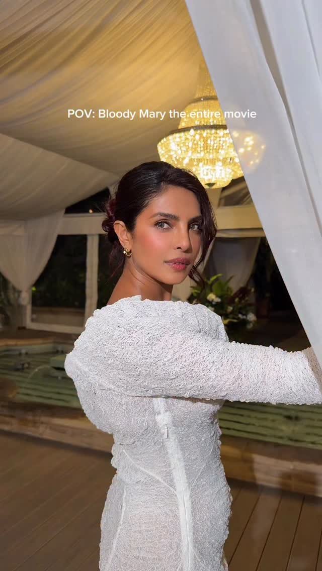 priyankachopra 게시물 이미지: Plot twist: he’s out playing golf

#TheBluff