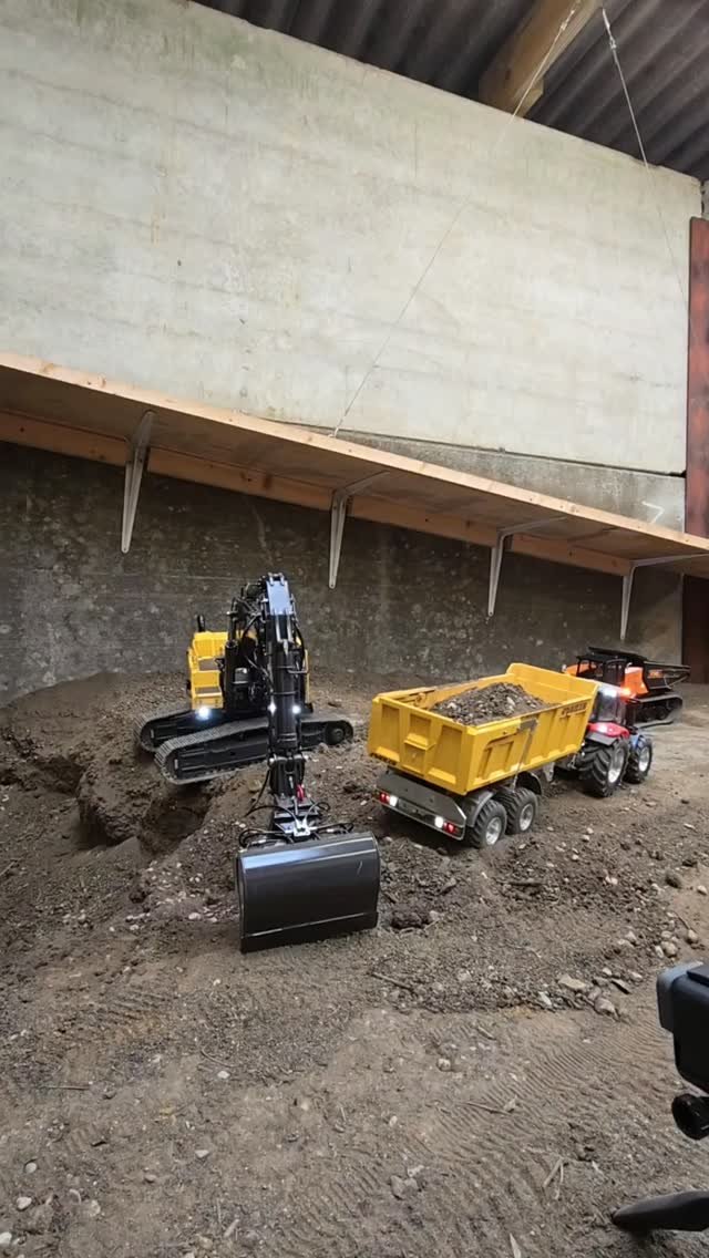 pro_rc_construction 게시물 이미지: #rc #toy #excavator #volvo #komatsu