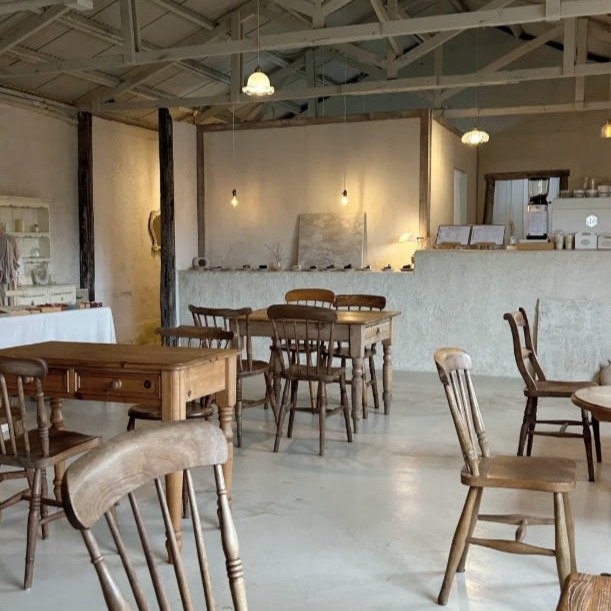 Photo by 전문다이어터 최수영 코치 on August 13, 2025. May be an image of kitchen table, dining table, indoors and text.