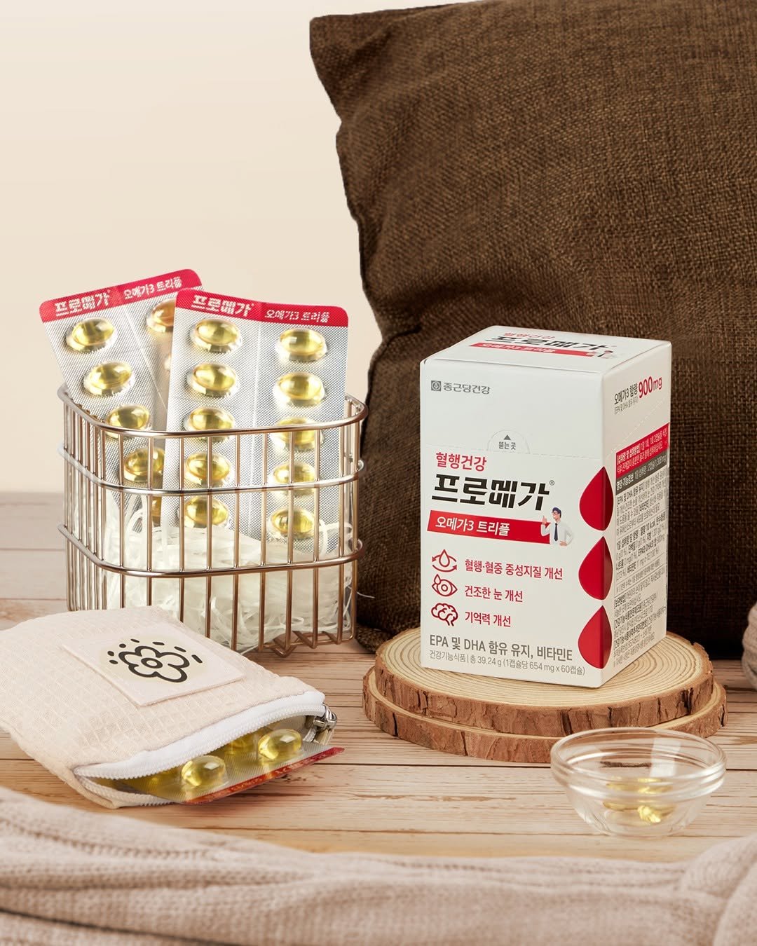 Photo by 혈행건강 프로메가 on October 31, 2025. May be an image of medicine, hair product, fragrance, childrens toy, tea, ointment, dental floss, bar soap, hand cream and text.