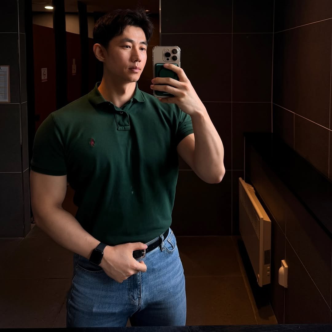 Photo shared by mentalist on May 13, 2025 tagging @poloralphlauren. May be a selfie of 1 person, mirror and text.