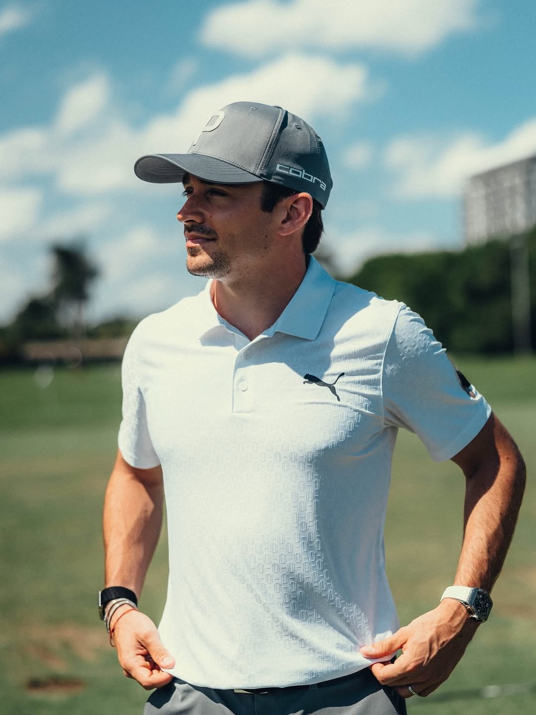 puma 게시물 이미지: teaching @rickiefowler how not to play golf