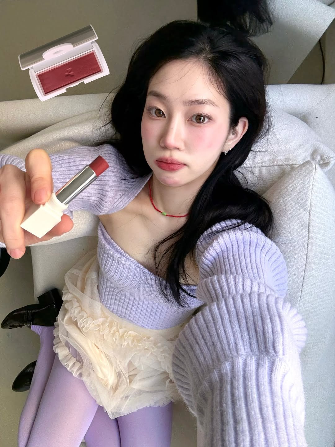 Photo shared by 황지현 on February 21, 2026 tagging @nauet.official. May be an image of one or more people, makeup, lipstick and text.