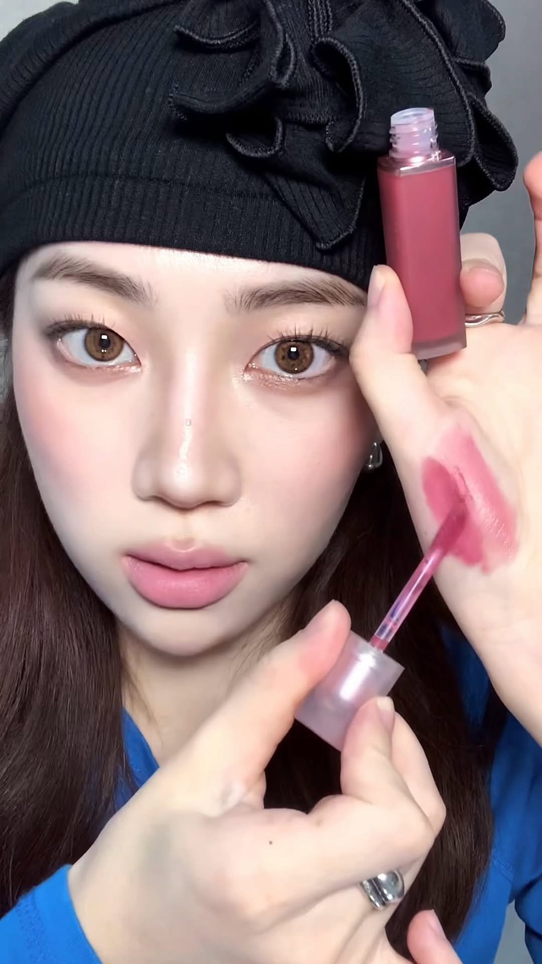 pure_hwang 게시물 이미지: 입술 통통해 보이는 겨쿨립 조합🐈‍⬛💘🩷