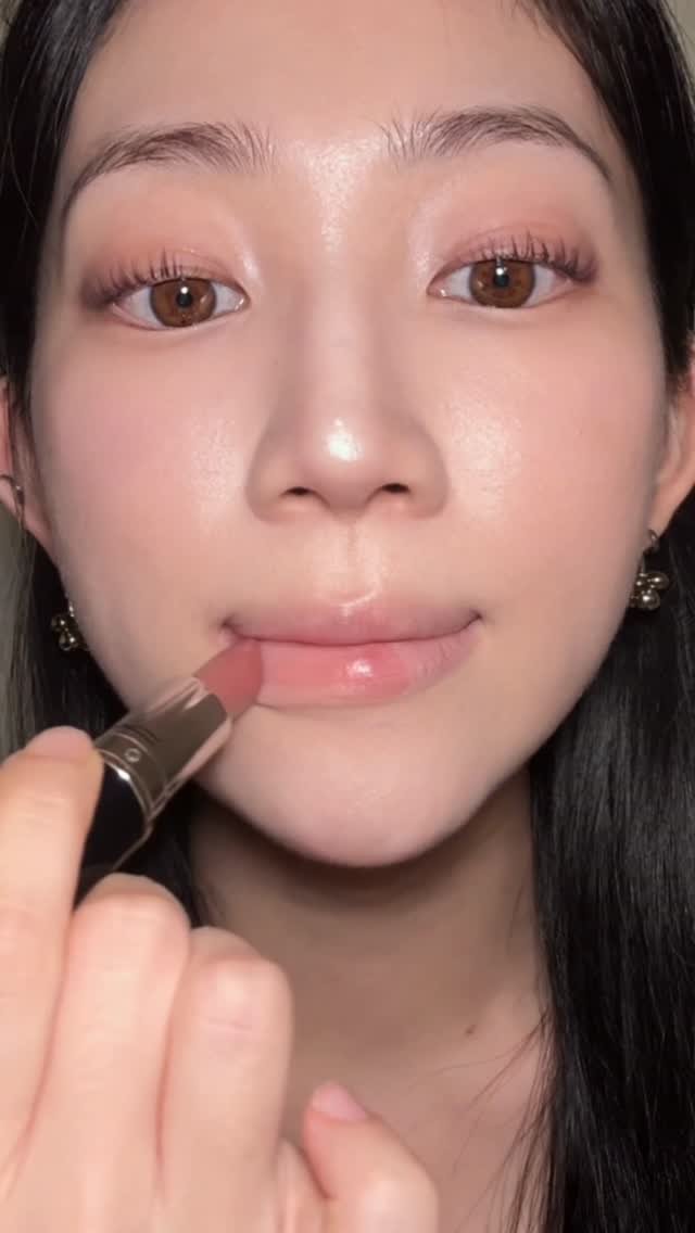 pure_hwang 게시물 이미지: 최고의 멀멀 누디립 조합 찾아내기