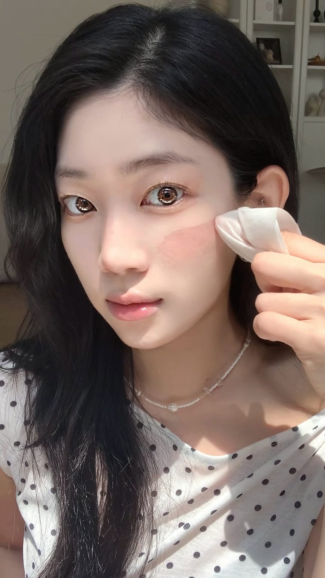 pure_hwang 게시물 이미지: #광고 진짜 5콧 발라도 안 뭉치더라니까요?!
깃털처럼 가볍게 피부위에 초밀착 되는...