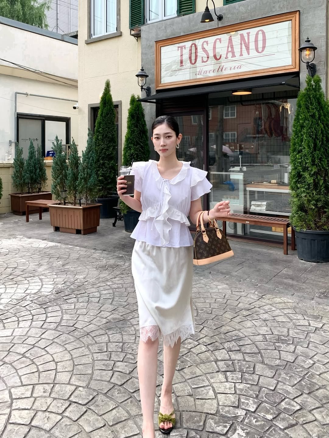 pure_hwang 게시물 이미지: 더우니까 올 화이트룩..˚₊·—̳͟͞͞🤍🫧🪽