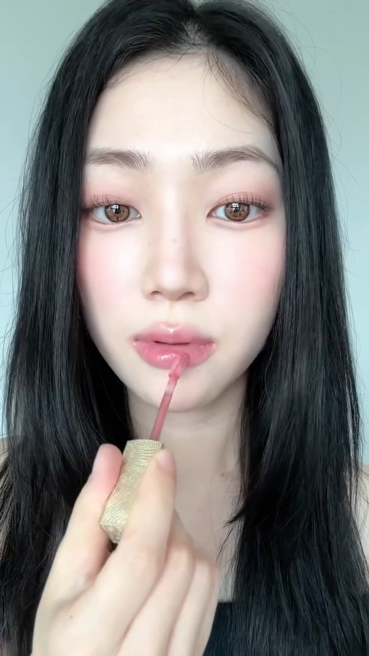 pure_hwang 게시물 이미지: 요즘 없으면 안 되는 립 1위